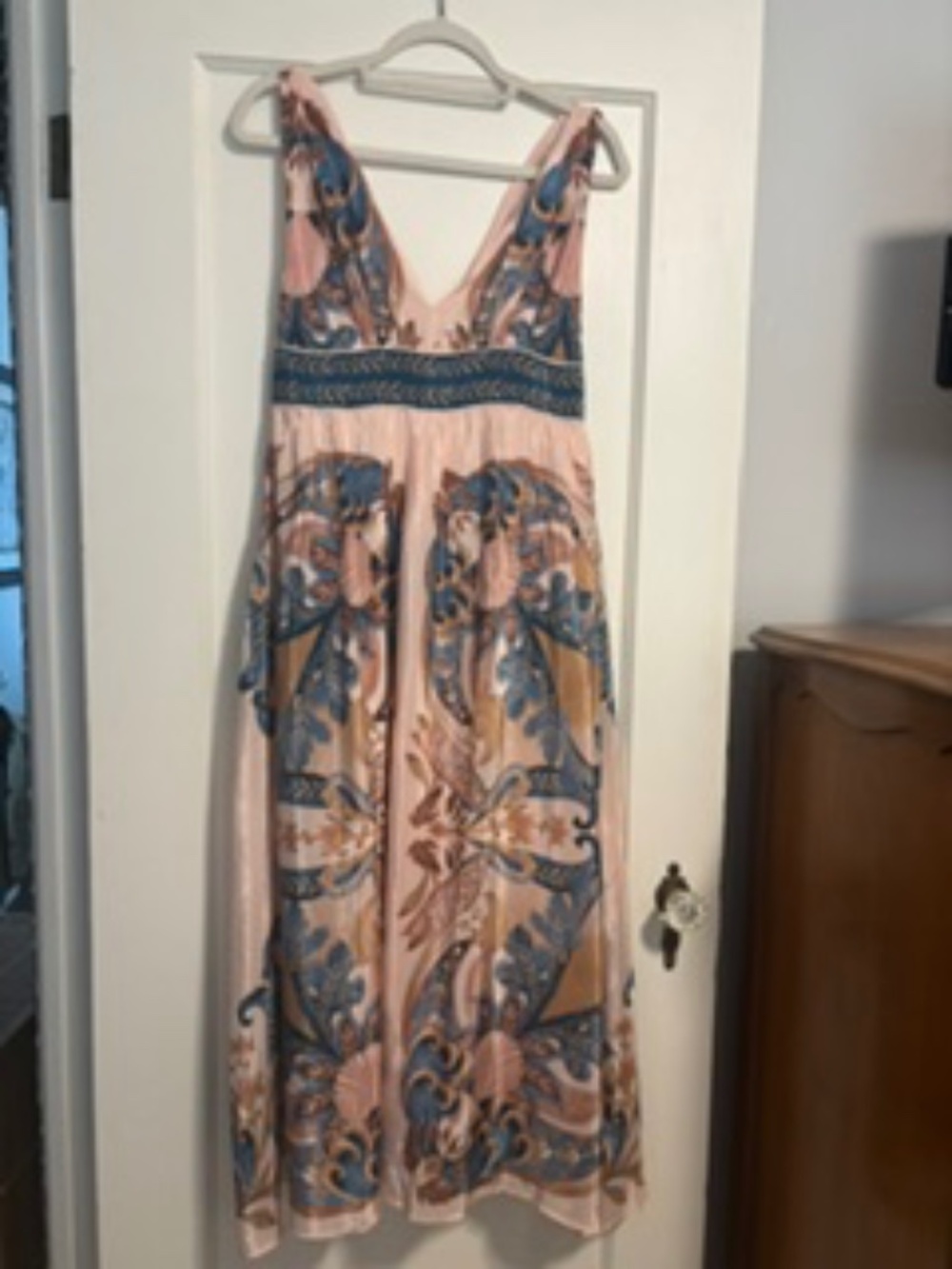 FARM Rio Soft Pink Garden Scarf V Neck Midi Dress - NWT